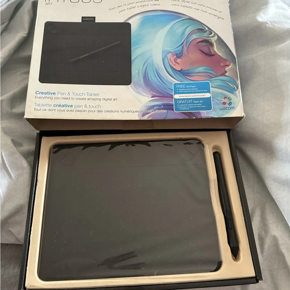 Wacom Black Pen & Touch Tablet